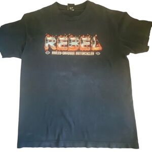 Vintage HARLEY DAVIDSON “Rebel” Keystone, SD Short Sleeved Black Tee-Shirt